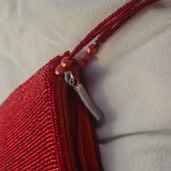 Classy red purse with beads. - Picture 8 of 12